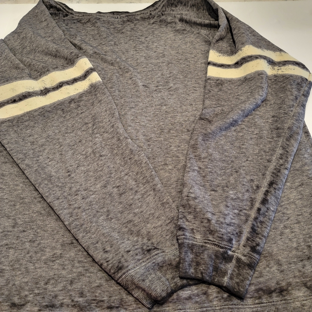 Maurices 1975 Wild Heart Lightweight Crewneck Sweatshirt Size 4X - Picture 12 of 12
